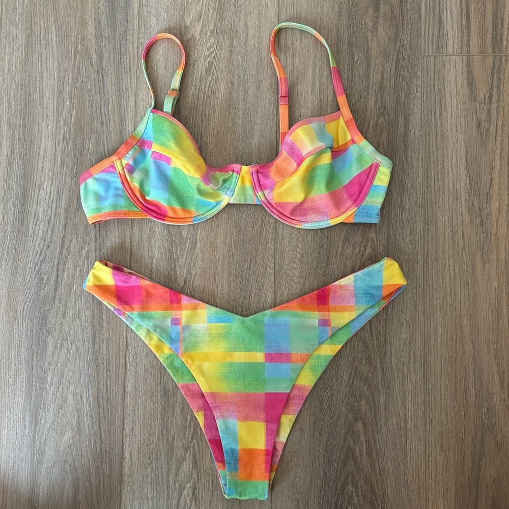 Kulani kinis bikini